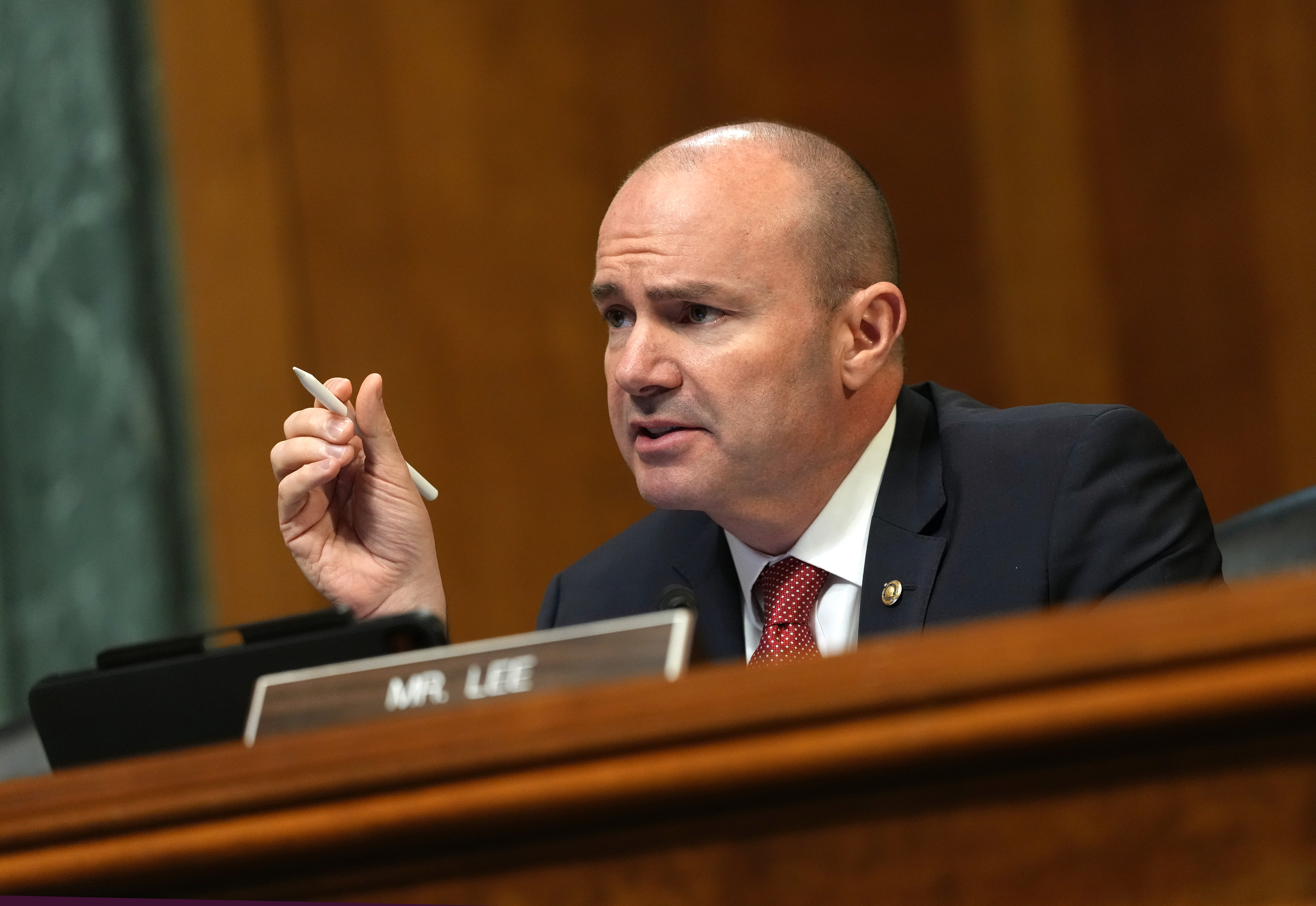 GOP senator's bill to make all porn a federal crime advances to committee