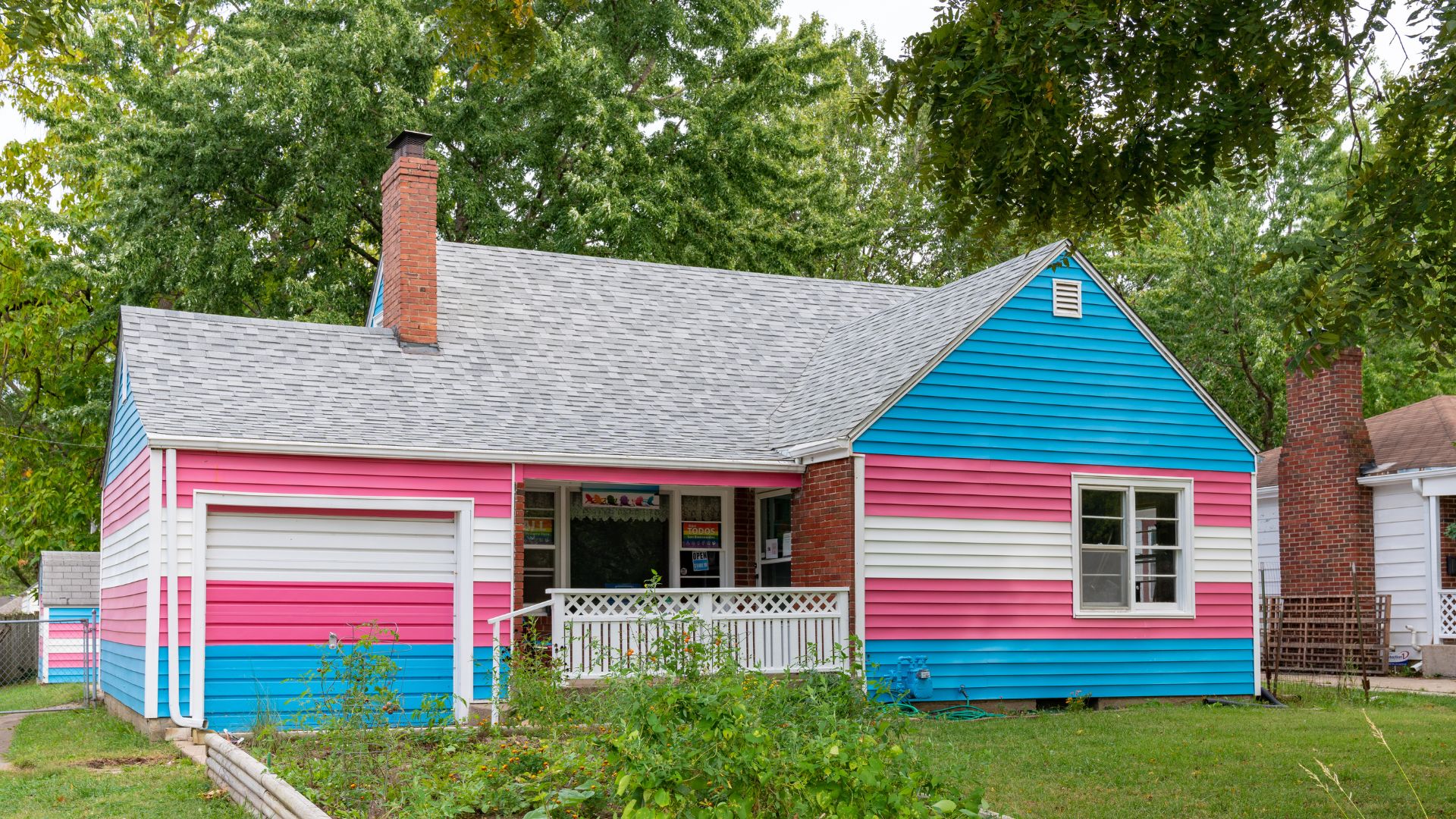 Video shows damage to iconic 'Transgender House' after murder suspect barricaded himself inside