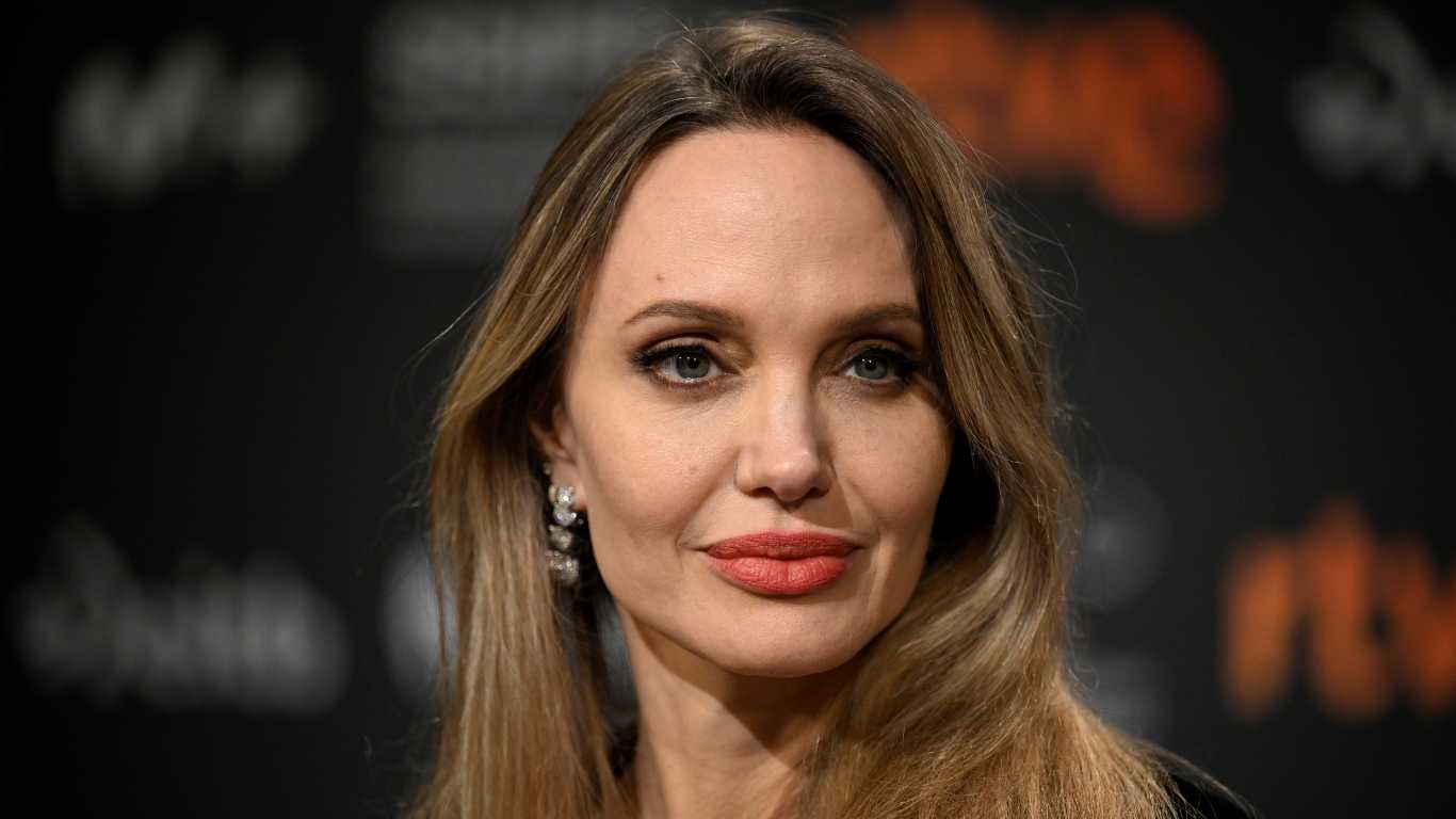 Angelina Jolie doesn't 'recognise' the US anymore: 'These are very heavy times'