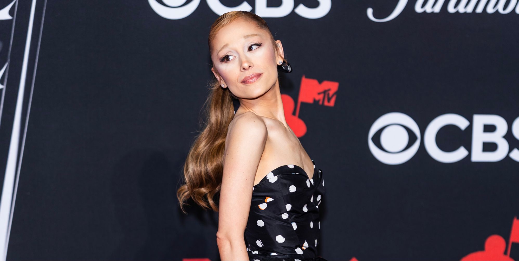 Ariana Grande on the MTV VMAs 2025 red carpet.