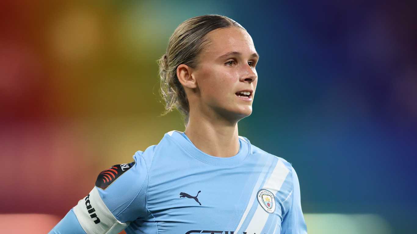 Manchester City star Kerstin Casparij urges cis women to 'look out for your trans sisters'