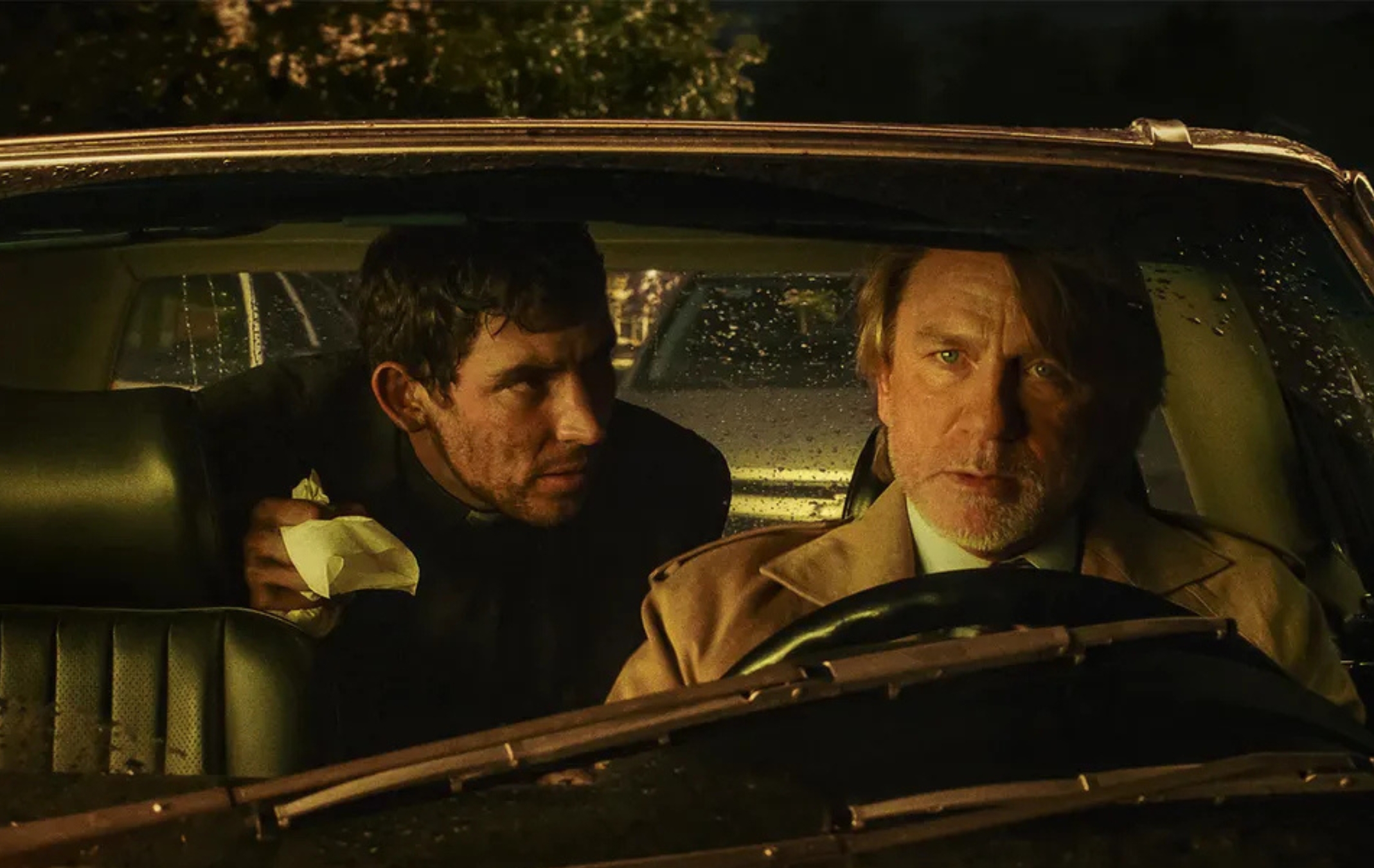 What are critics saying about Wake Up Dead Man: A Knives Out Mystery as it arrives on Netflix?