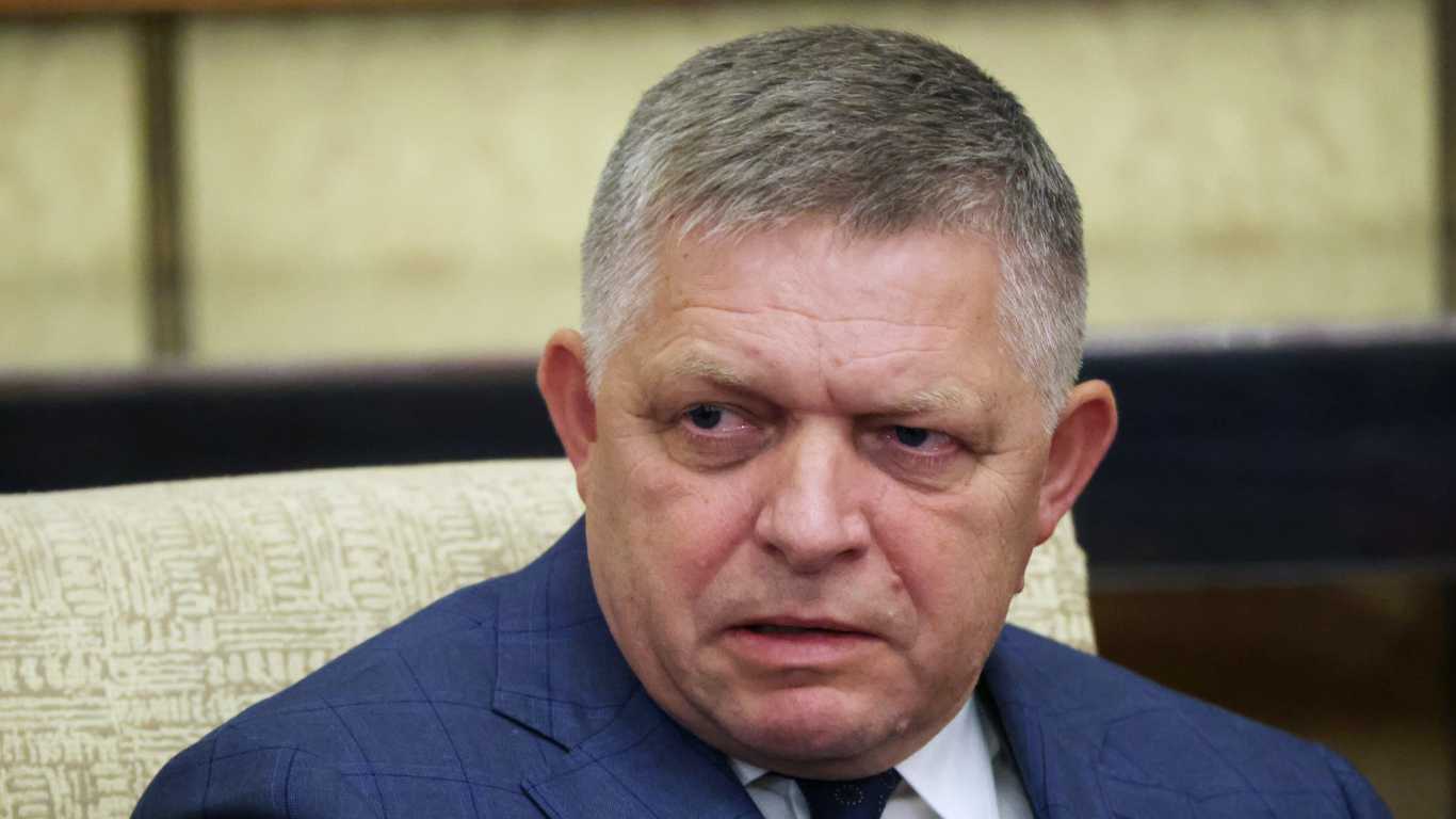 Slovakia passes law that bans gay adoption and defines sex as binary