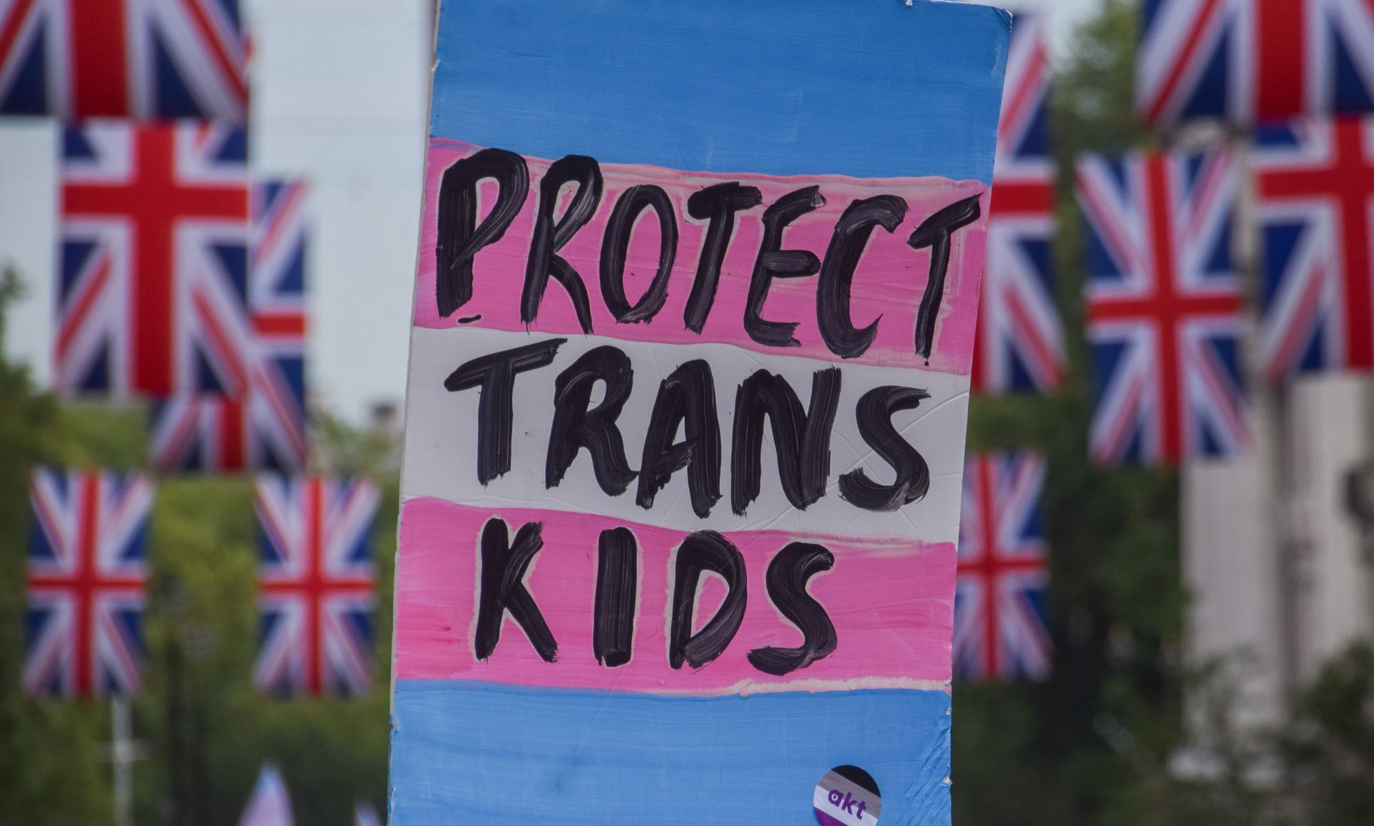 Overwhelming majority of trans people feel unsafe in UK, poll reveals