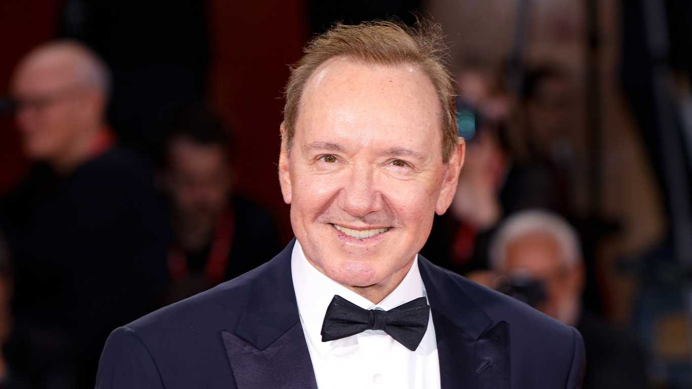 Gay actor Kevin Spacey pours cold water on rumour that he's homeless