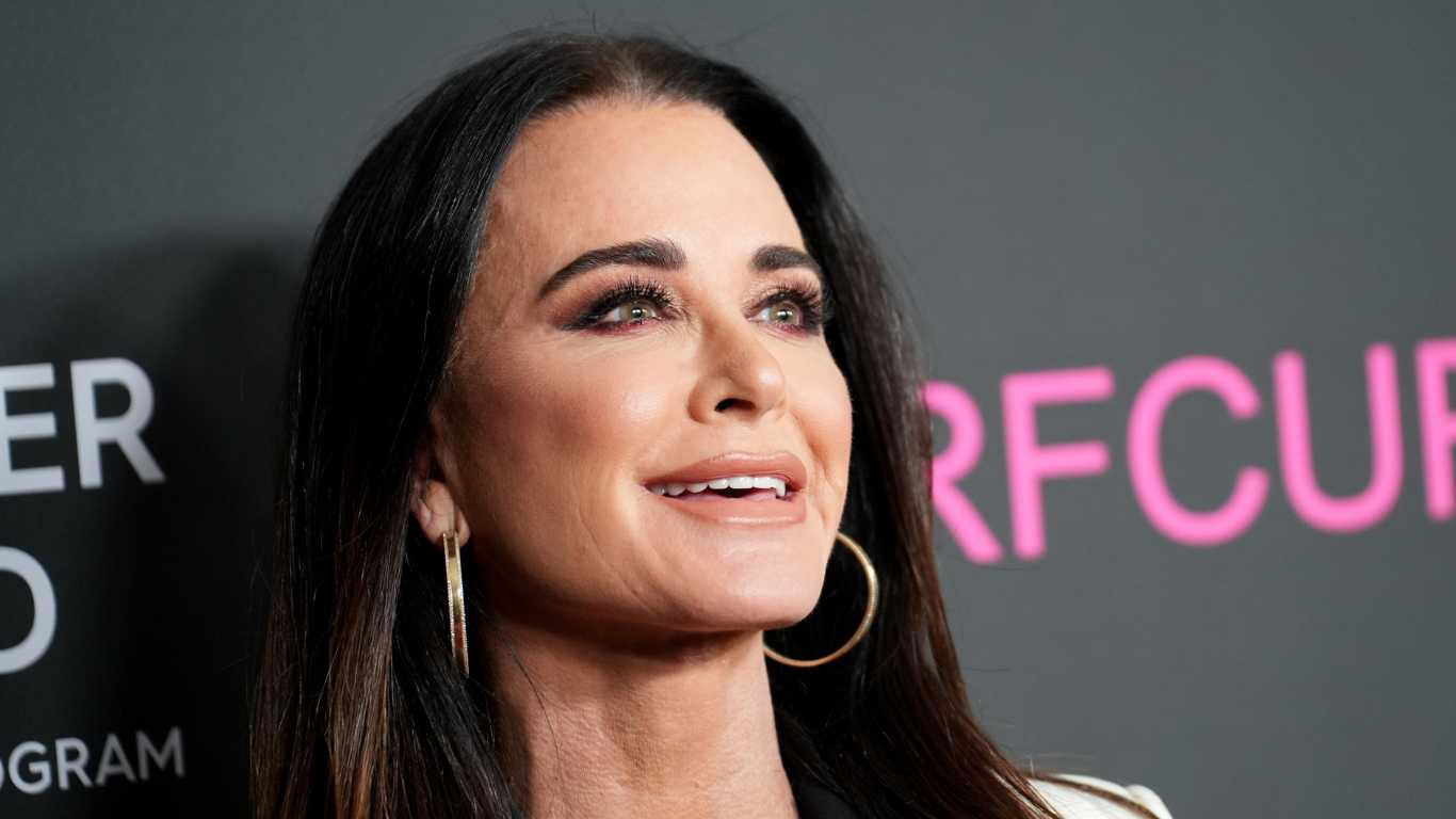 Kyle Richards says lesbians are 'an option' as she addresses recent dating and sexuality comments