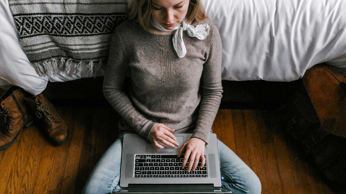 Hawaii helpline for queer youth stays open over holidays