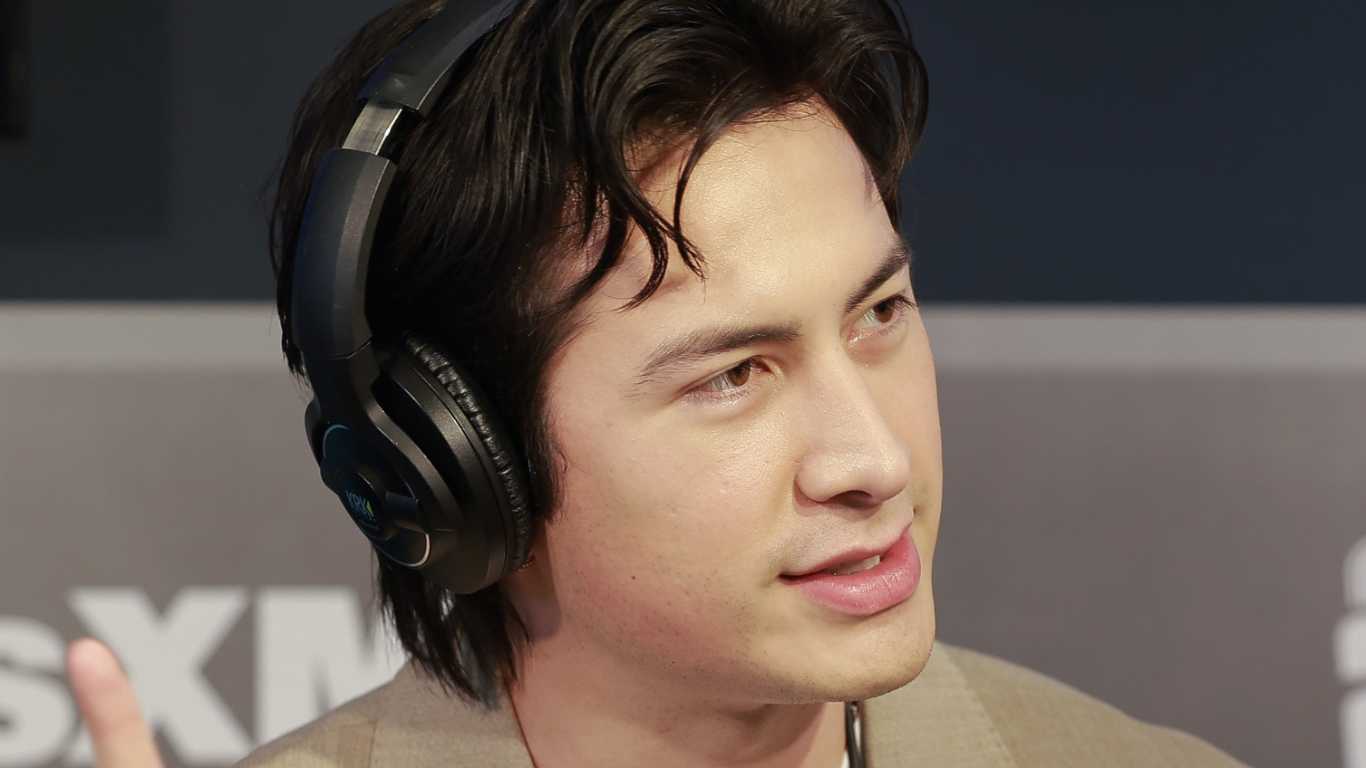 Heated Rivalry's Hudson Williams says closeted pros have DMed him after gay hockey drama