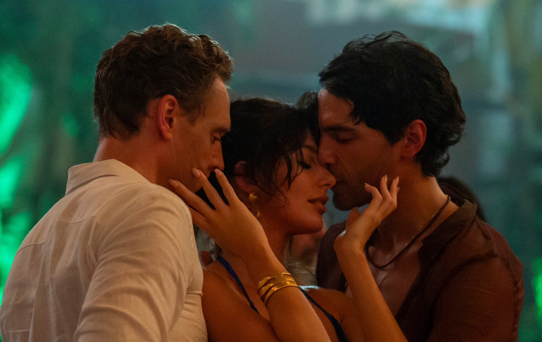The Night Manager: Tom Hiddleston’s three-way, steamy bisexual dance scene sends fans feral