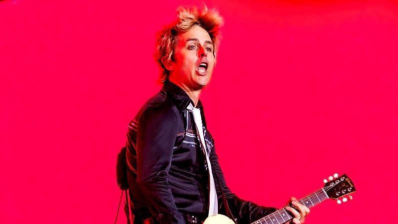 Green Day's Billie Joe Armstrong tells ICE staff to 'quit that job'