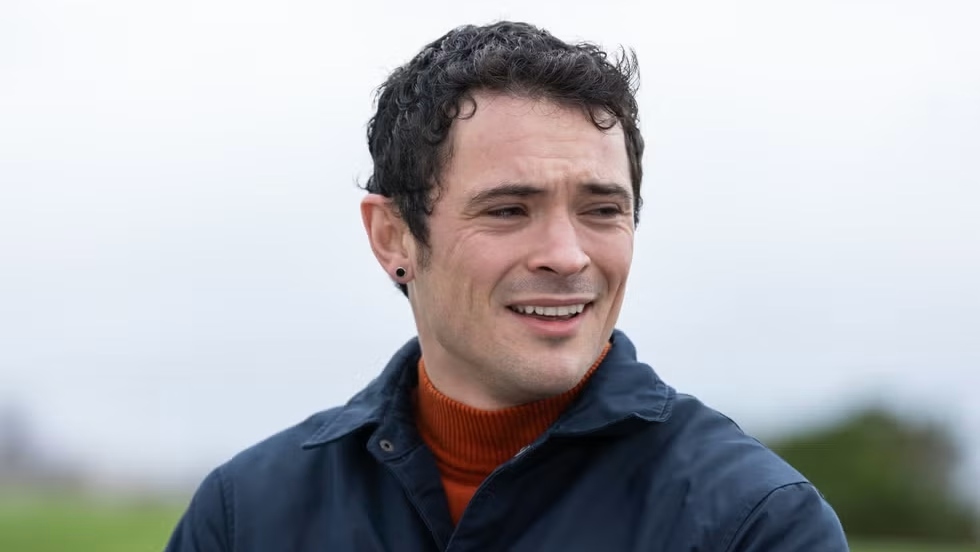 Hollyoaks star pitched cross-dressing story himself for important reason