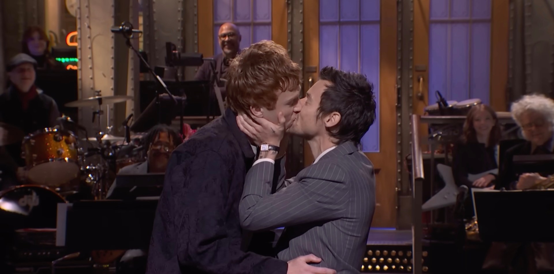 Harry Styles kiss on SNL